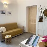 2 / Casa Marley Porto Pollo Barrabisa